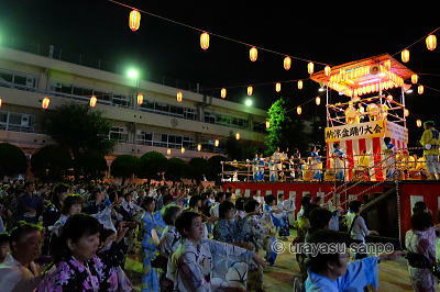 浦安盆踊り大会　踊る人たち
